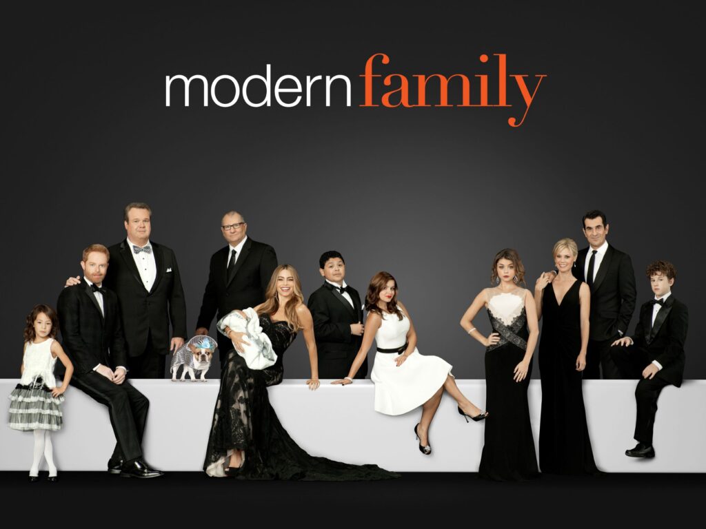 A cover photo for Modern Family season 5.